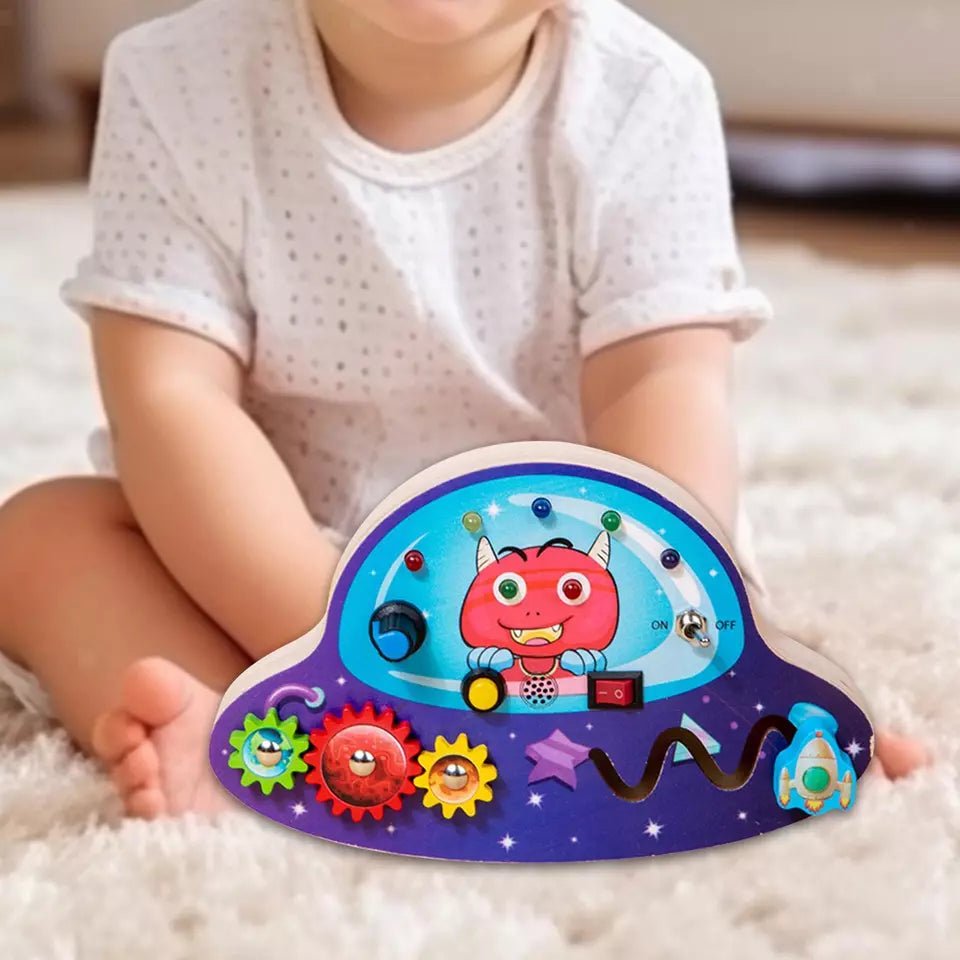 Tableau Montessori - BusyBoardCircuit™ - OVNI - Mon Bébé s'Éveille